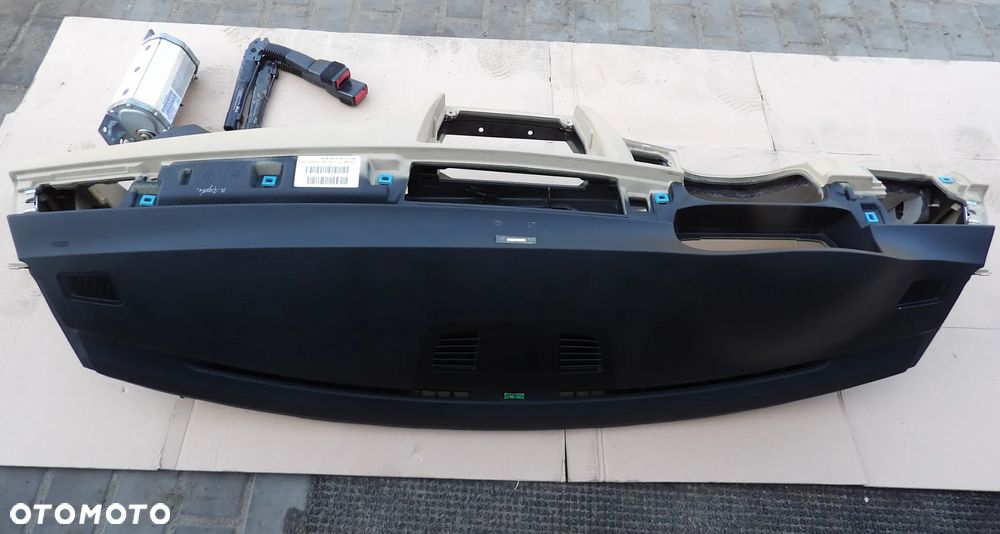 BMW - E90* - DESKA ROZDZIELCZA - KOKPIT - KONSOLA - BEZ KUBKÓW - BEZ NAWIGACJI - PODUSZKA KIEROWCY - PASAŻERA - NAPINACZE - DEMONTAŻ - ORYGINAŁ -  7155203 - 5