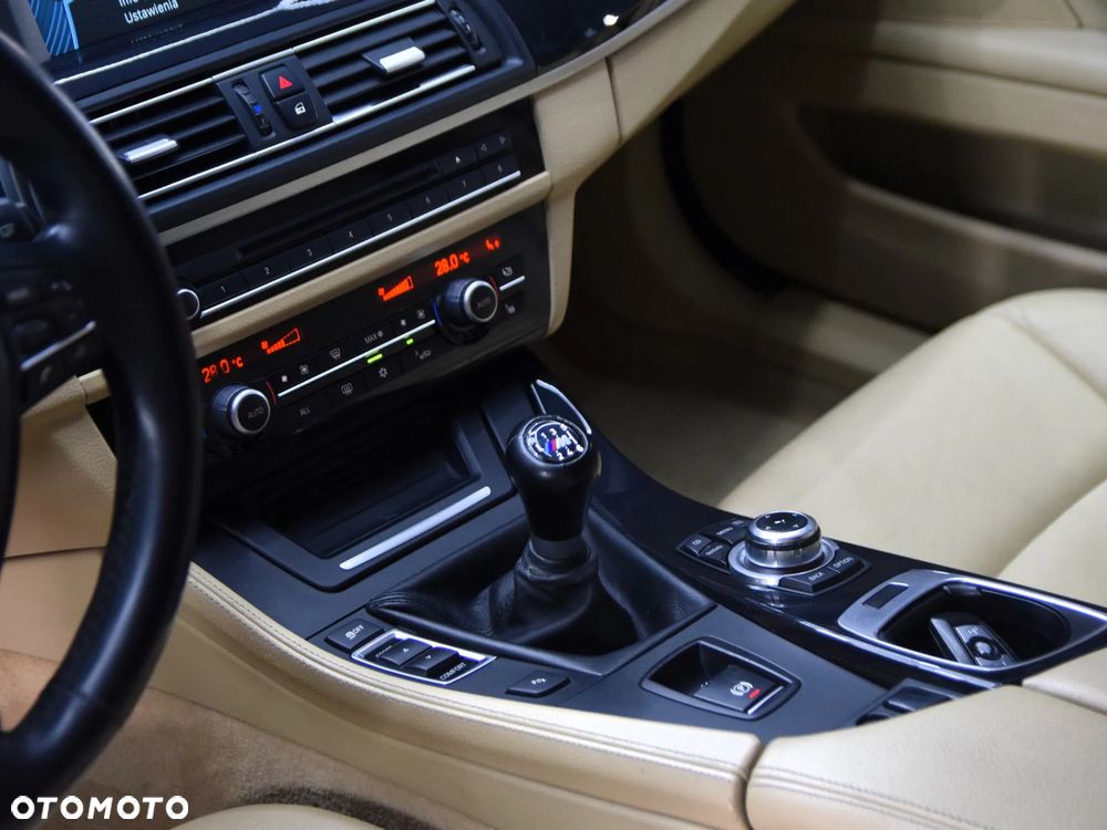 BMW Seria 5 520d - 16
