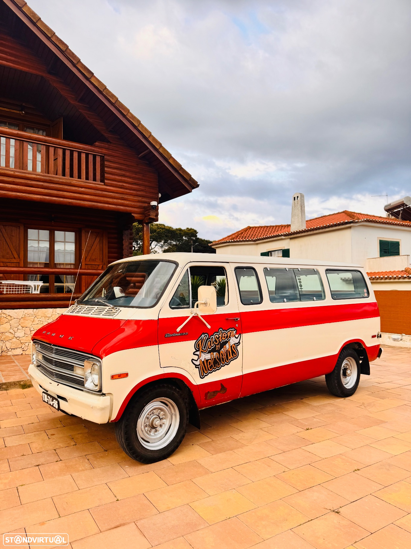 Dodge Van - 11