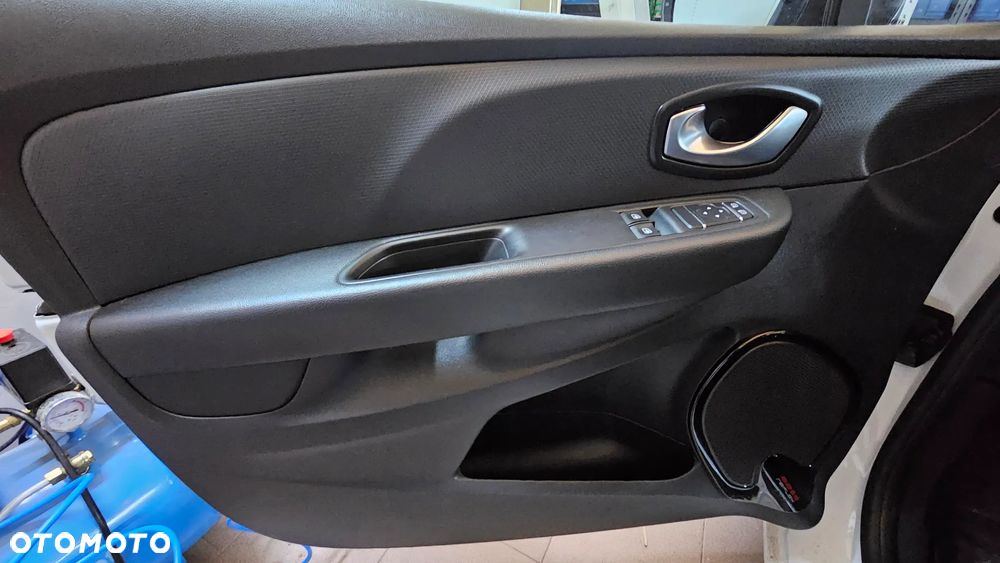 Renault Clio 1.2 16V Limited - 9