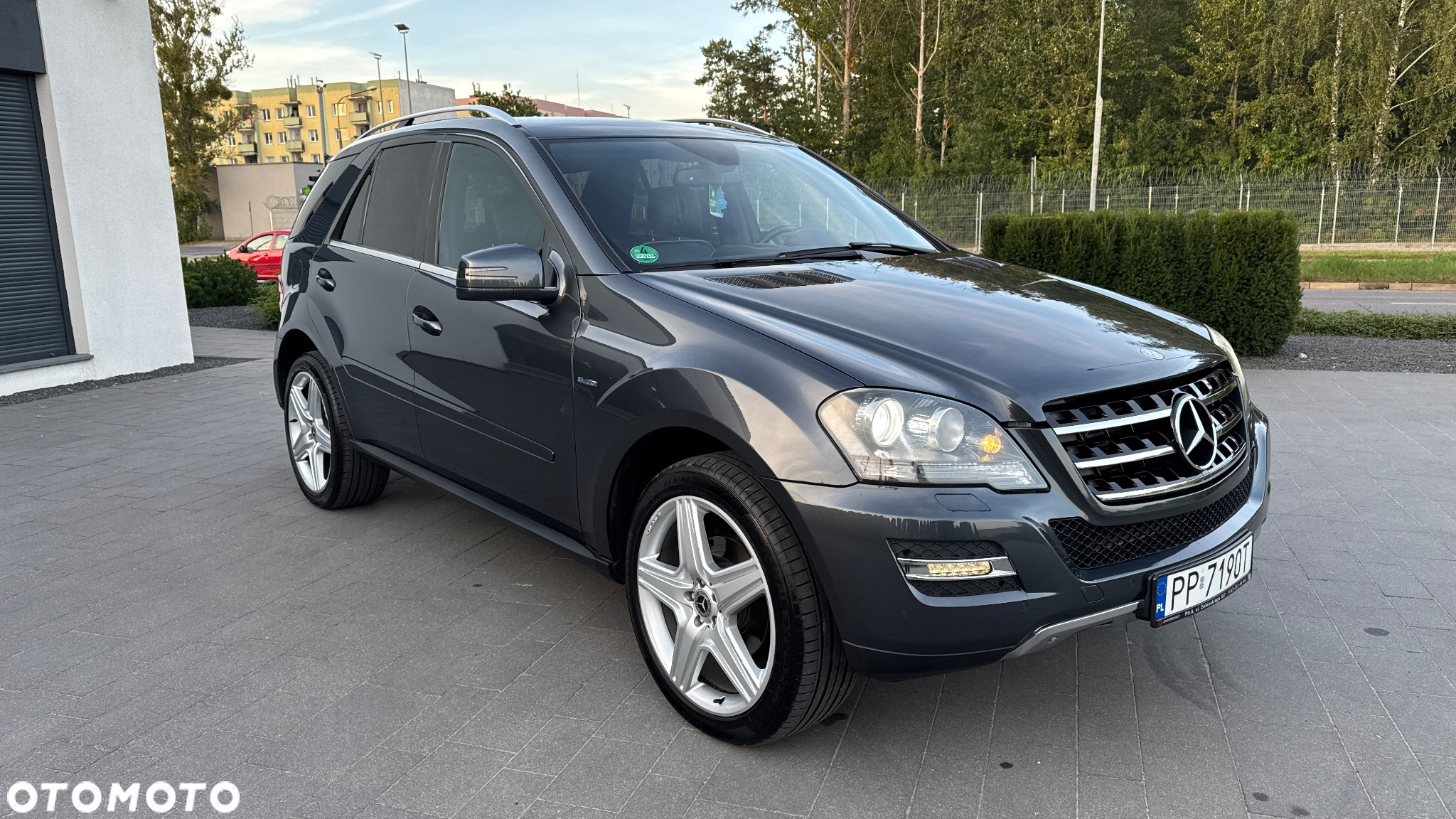 Mercedes-Benz ML 300 CDI BlueEff 4-Matic - 4
