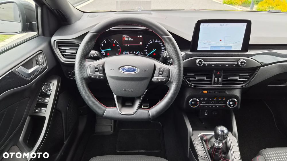 Ford Focus 1.0 EcoBoost Hybrid ST-LINE DESIGN - 10
