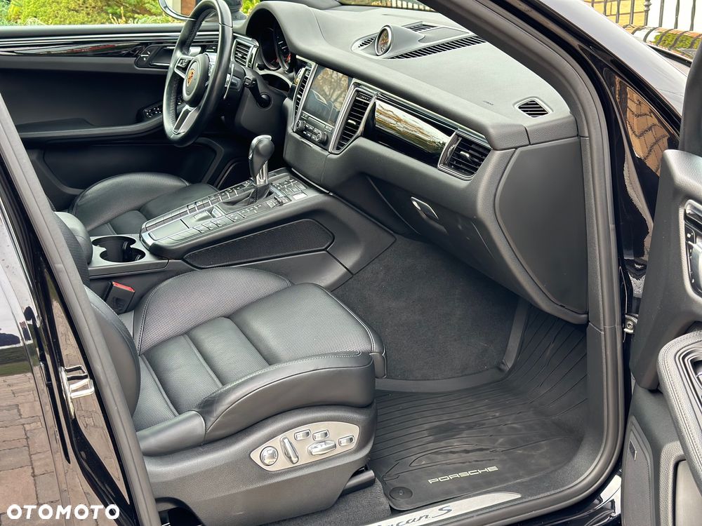Porsche Macan S - 17