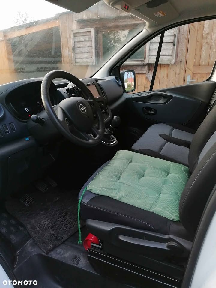 Opel Vivaro - 11