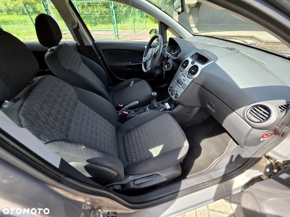 Opel Corsa 1.4 16V Active - 10