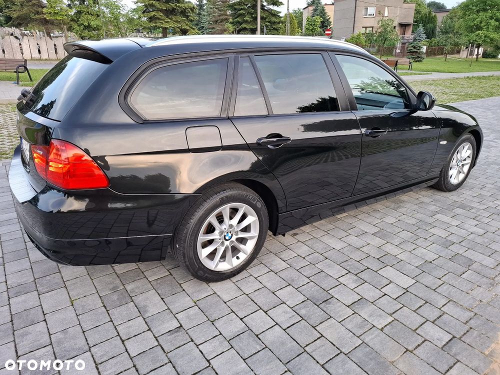 BMW Seria 3 318i - 6