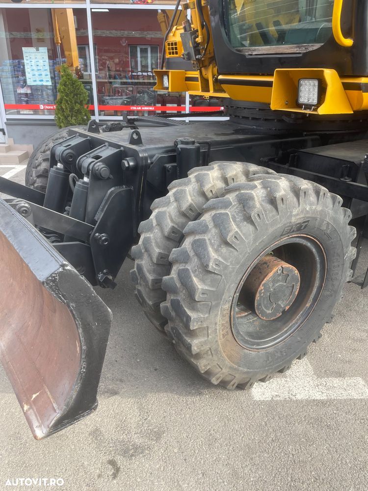JCB JS1033 - 11