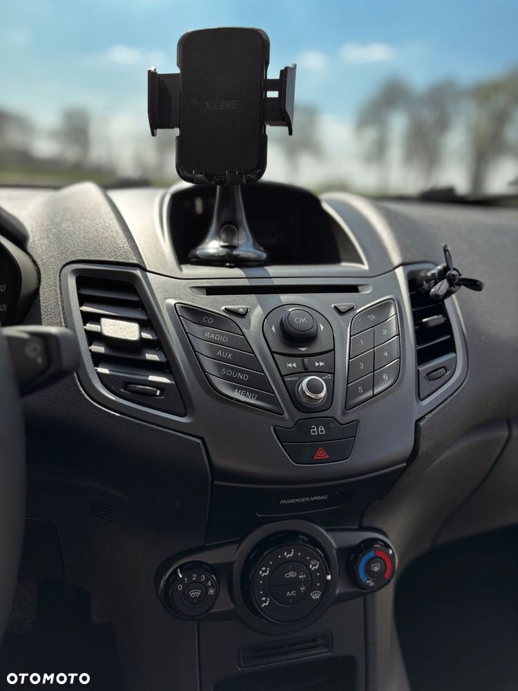 Ford Fiesta 1.4 Trend - 14