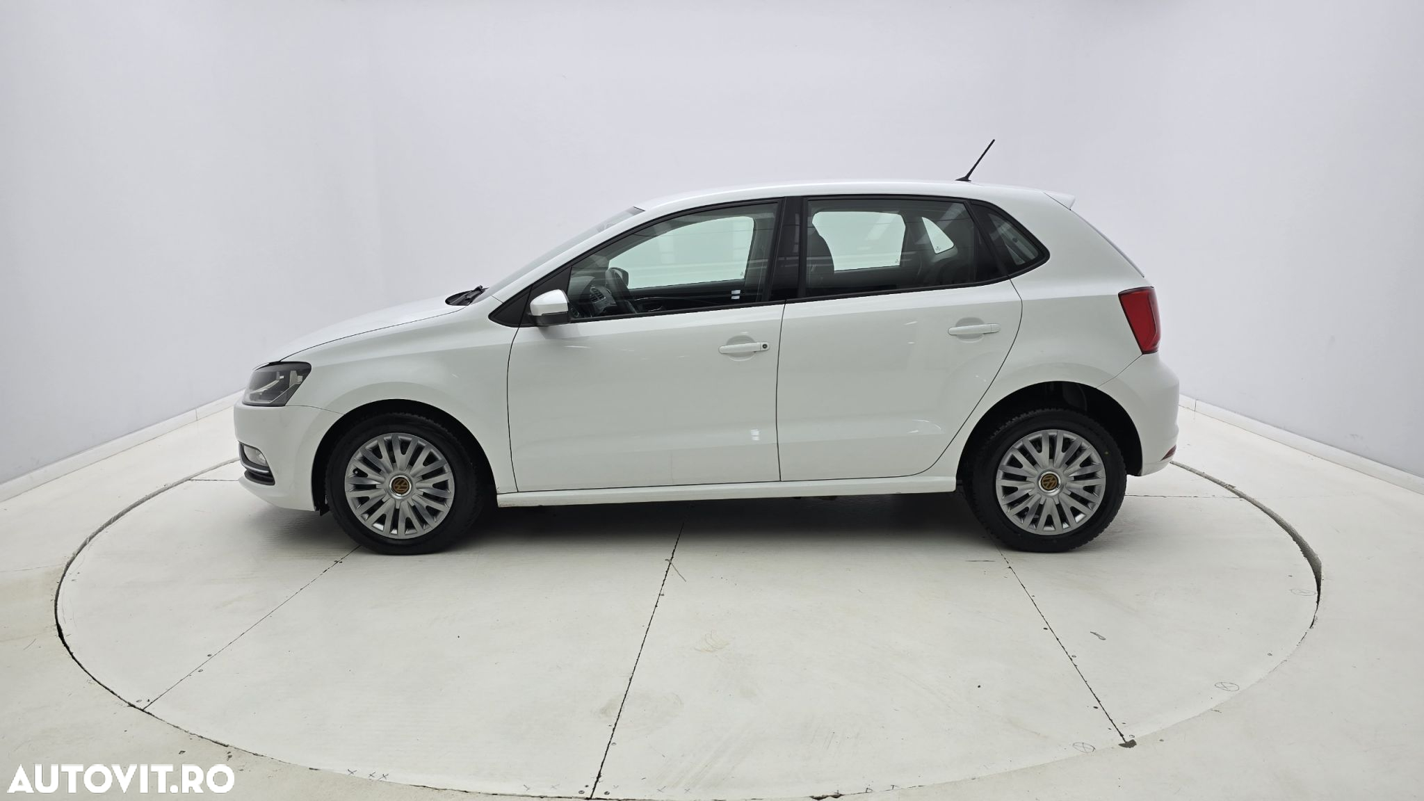 Volkswagen Polo - 9