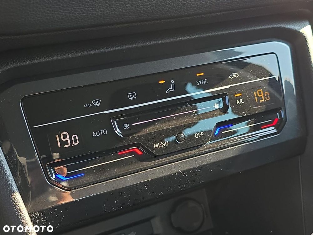 Volkswagen Tiguan - 23