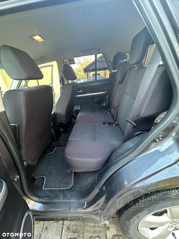 Suzuki Grand Vitara 2.4 De Luxe - 17