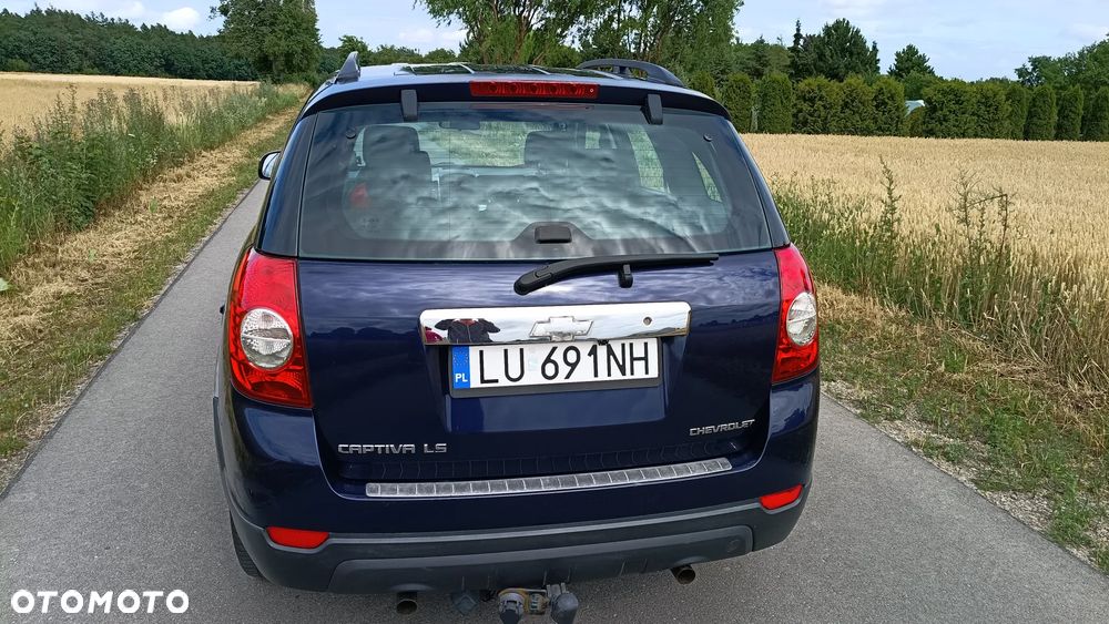 Chevrolet Captiva 2.4 LS 5os - 3