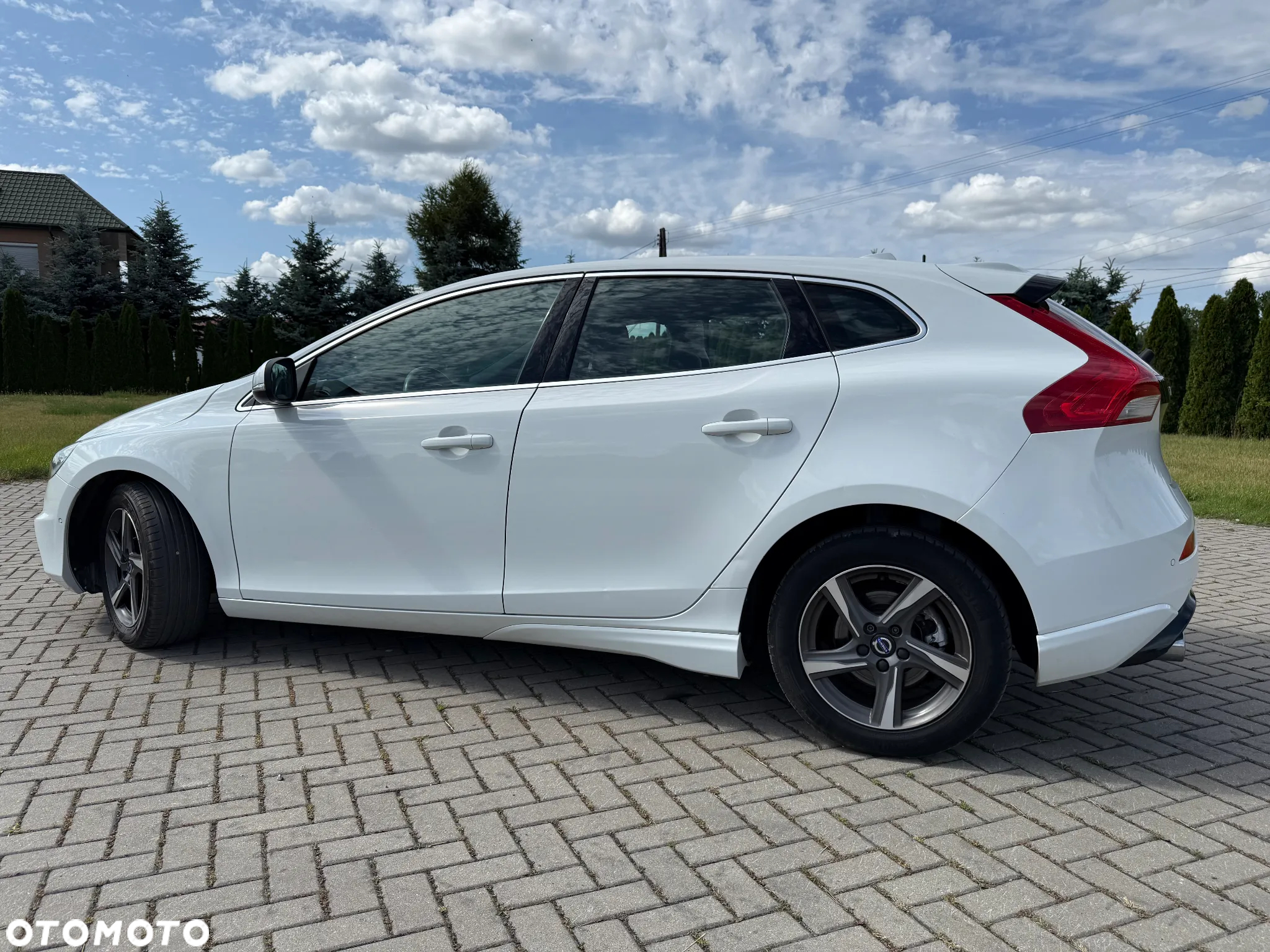 Volvo V40 D2 Drive-E R-Design Kinetic - 13