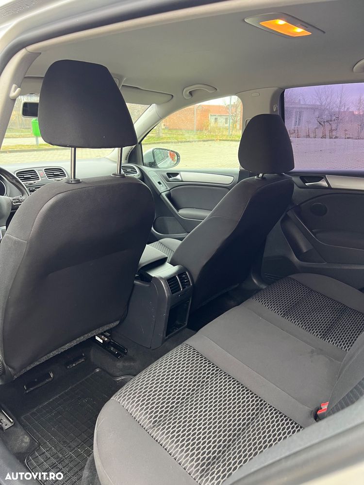 Volkswagen Golf - 10