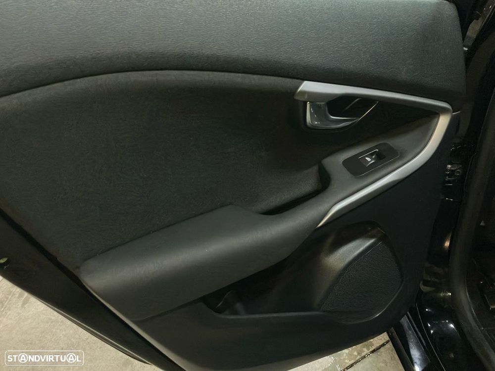 Volvo V40 2.0 D2 Kinetic - 21