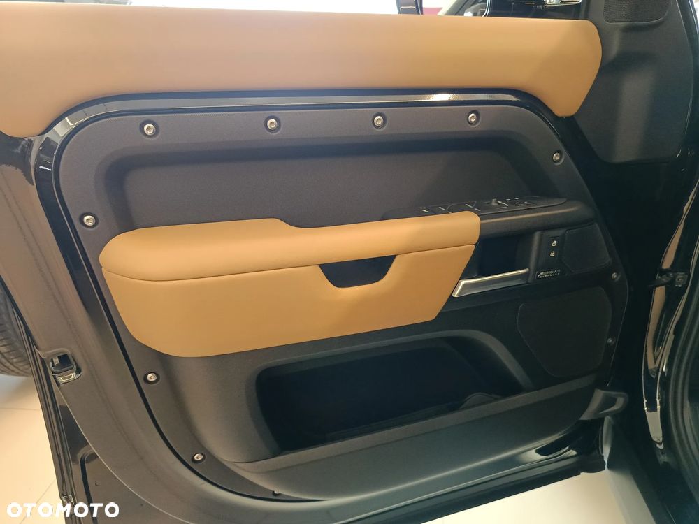 Land Rover Defender 5.0 P500 V8 - 30