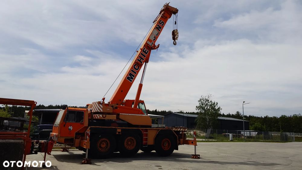 Liebherr LTM 1040 - 1