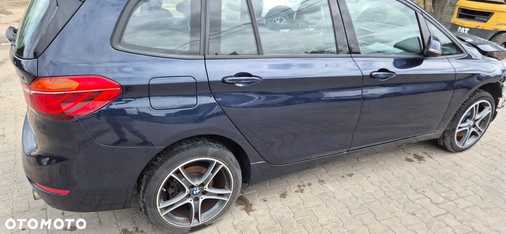 BMW Seria 2 220i Advantage - 6