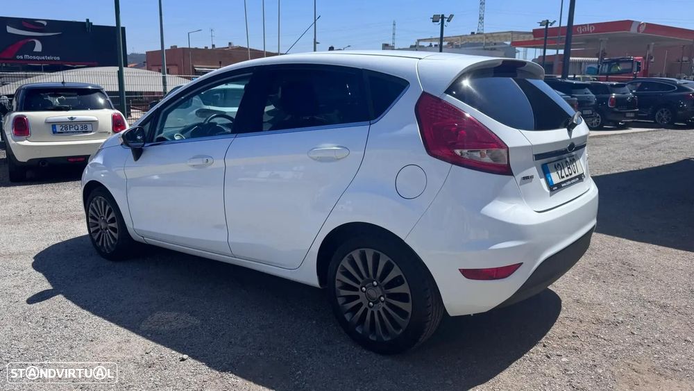 Ford Fiesta - 8