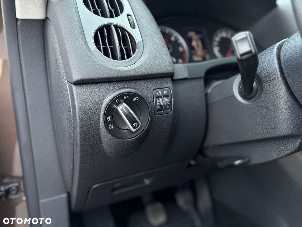 Volkswagen Tiguan - 26