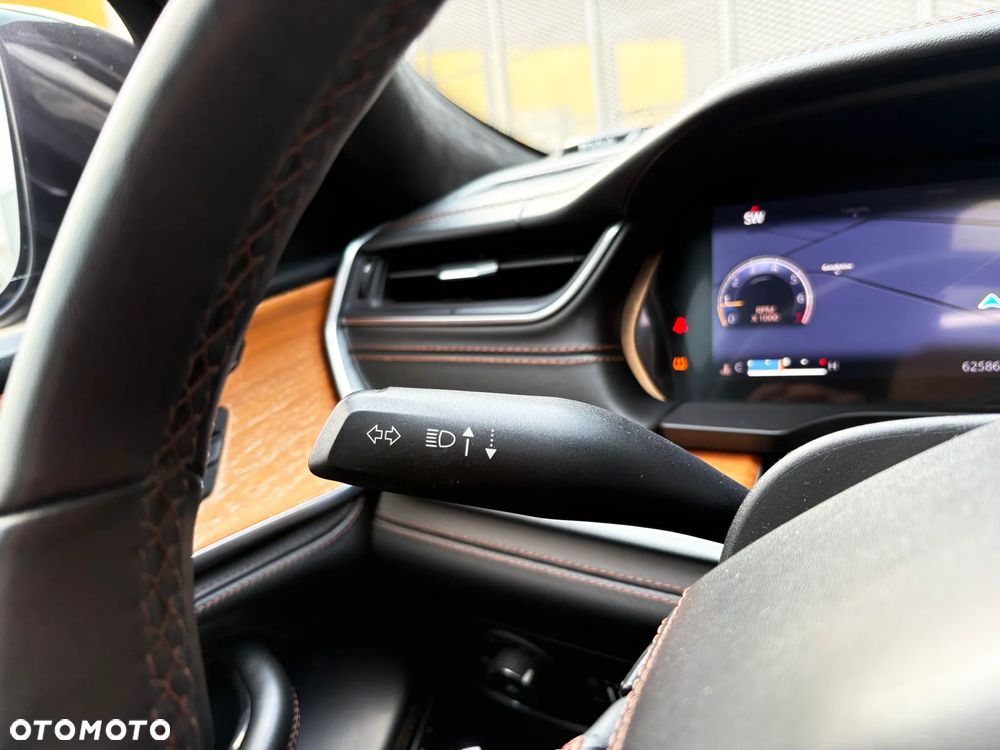 Jeep Grand Cherokee - 30