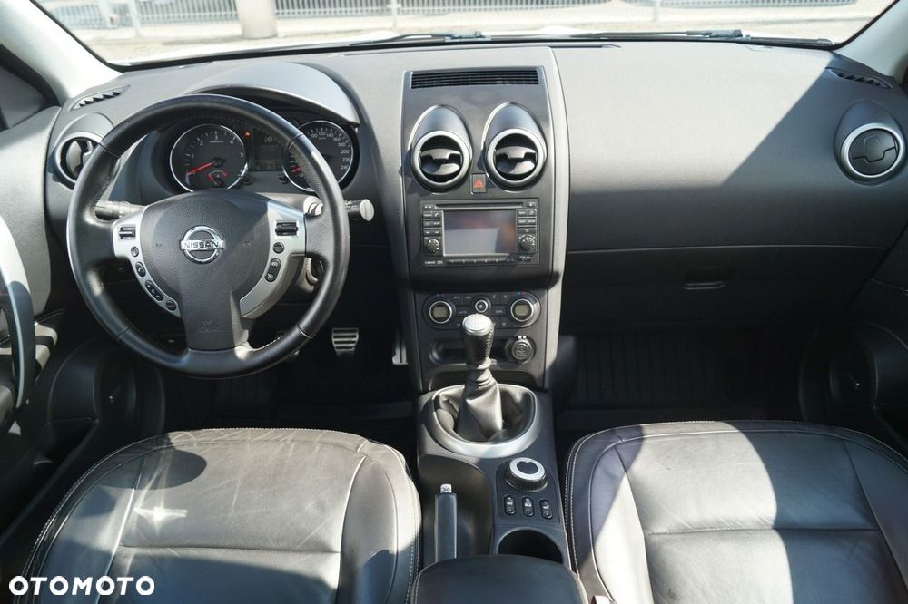 Nissan Qashqai+2 - 24