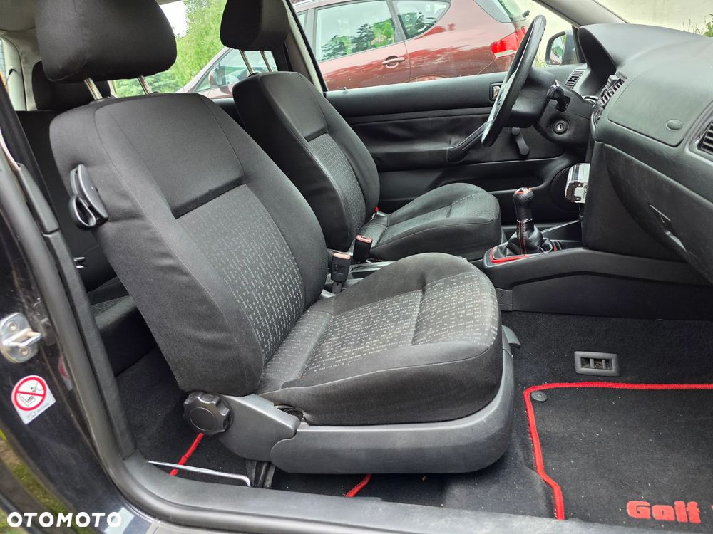 Volkswagen Golf 1.6 Basis - 3