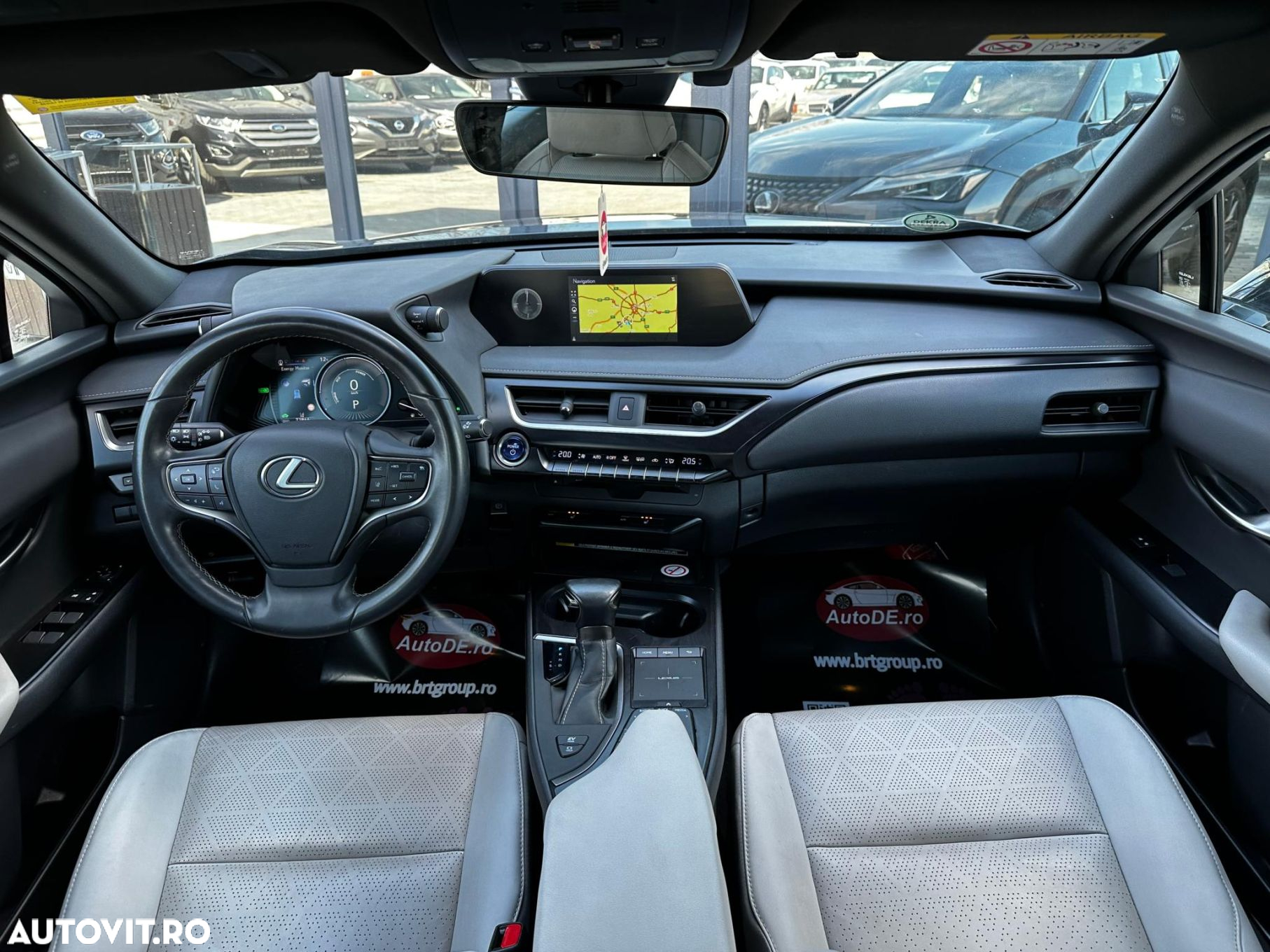 Lexus UX - 8