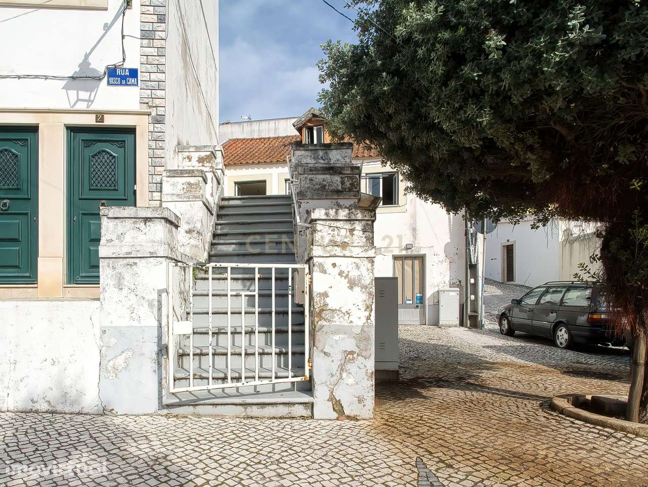 Prédio Histórico em São Martinho do Porto | T5 + Lojas | Potencial de - Grande imagem: 2/33