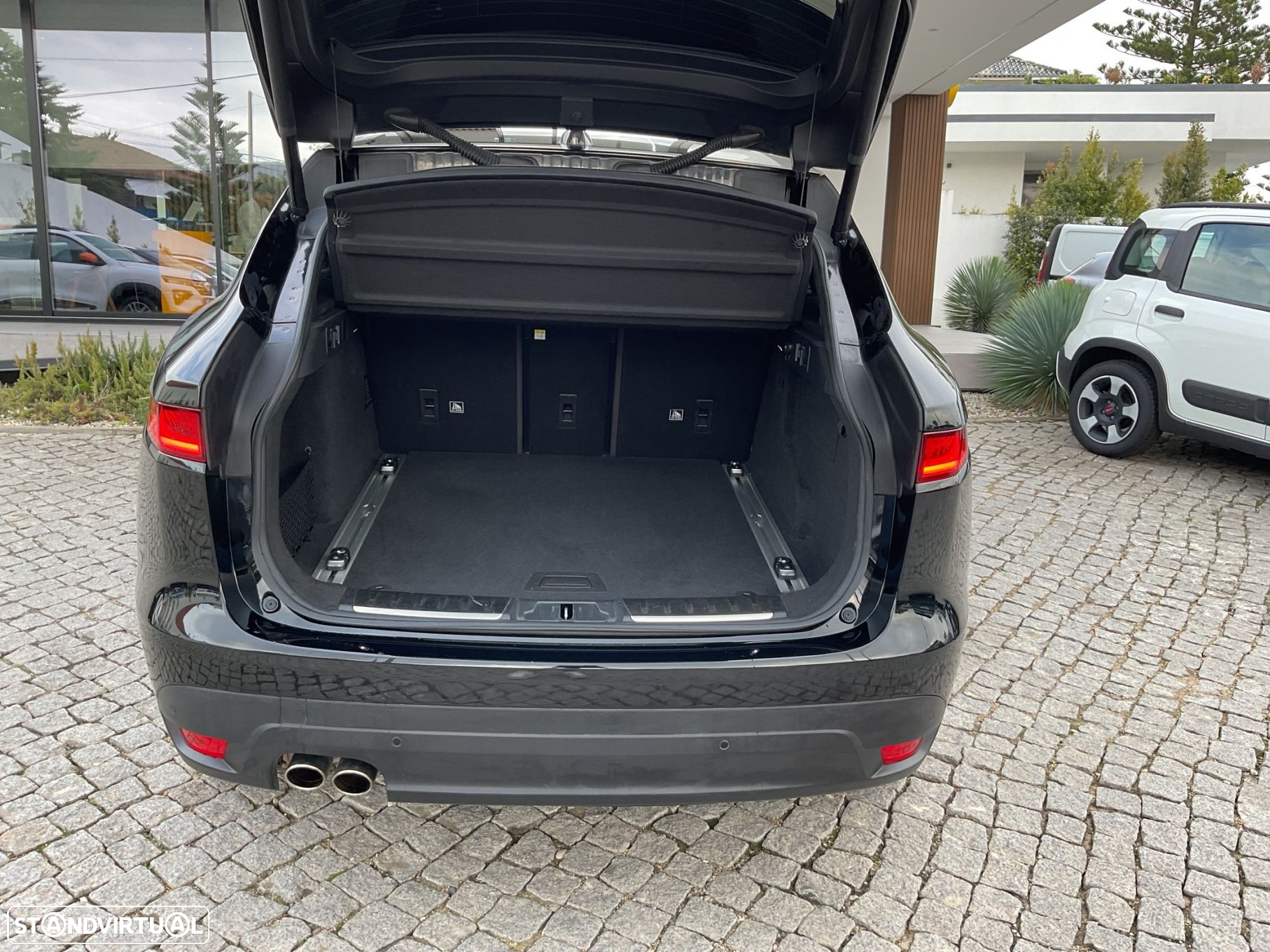 Jaguar F-Pace 2.0 i4D R-Sport AWD Aut. - 17