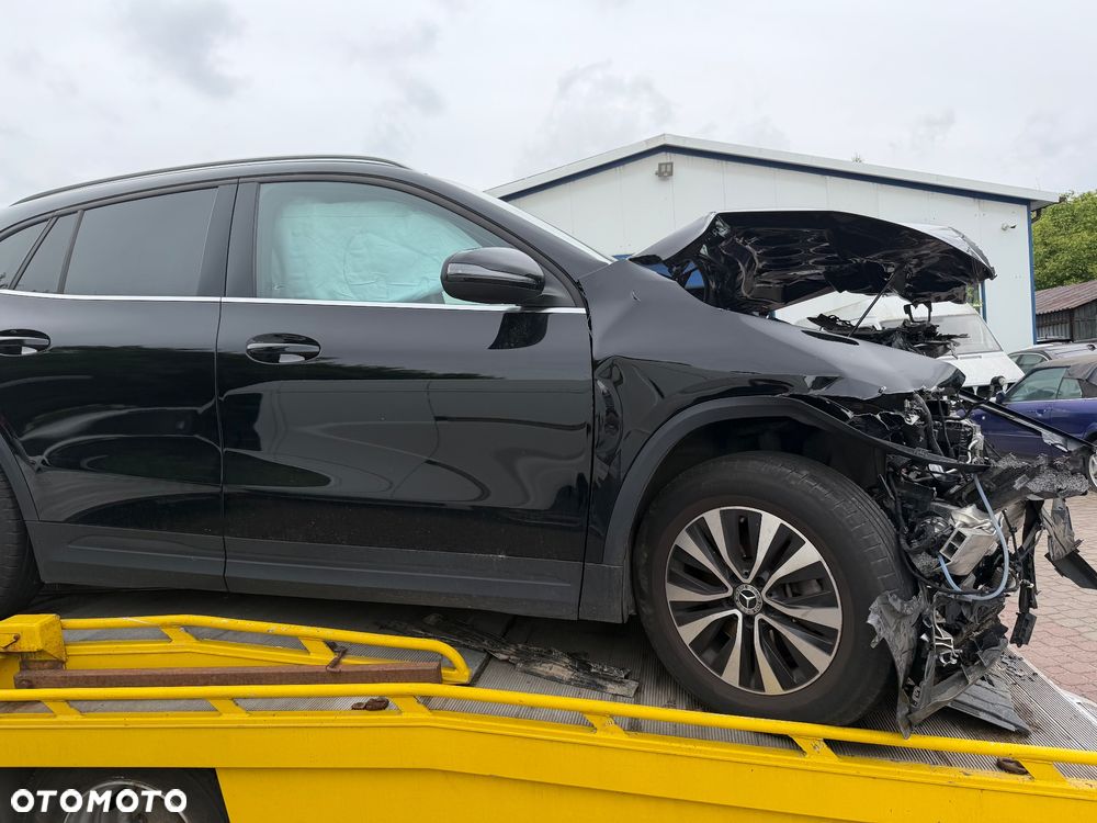 Mercedes-Benz GLA - 2
