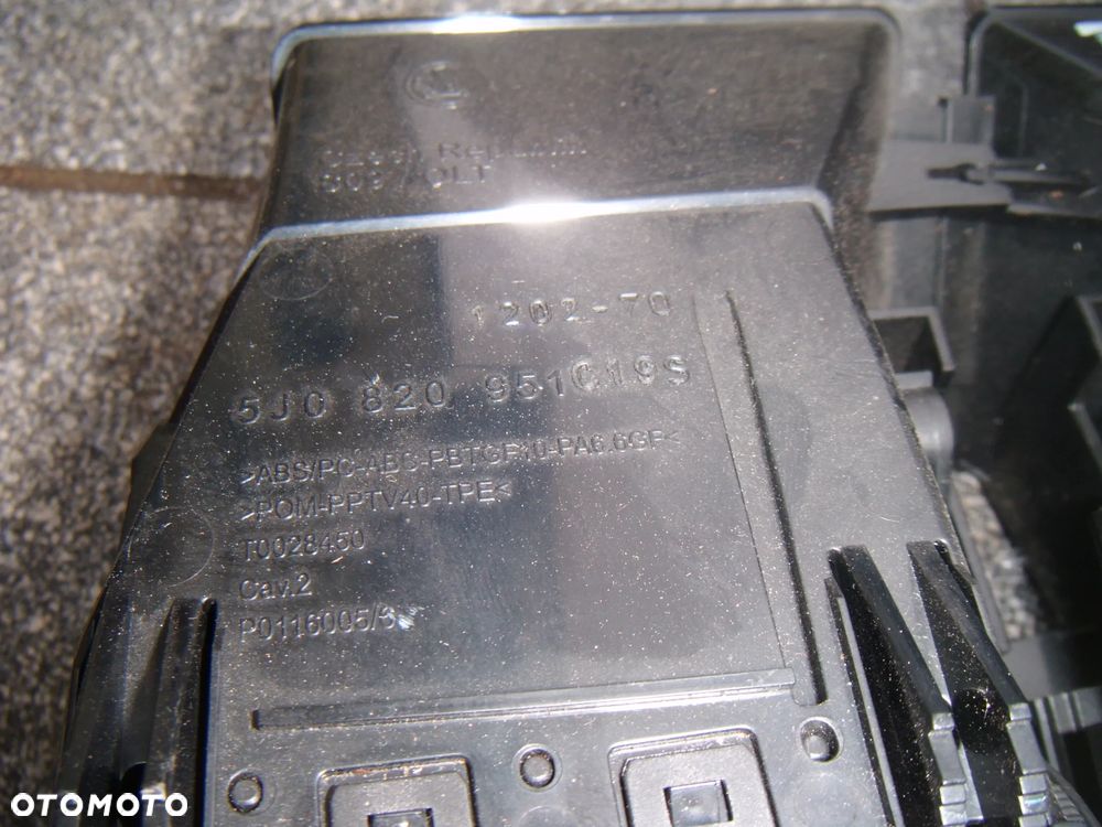 skoda fabia 2 kratki wlotu powietrza środkowe 5j0820951 - 2