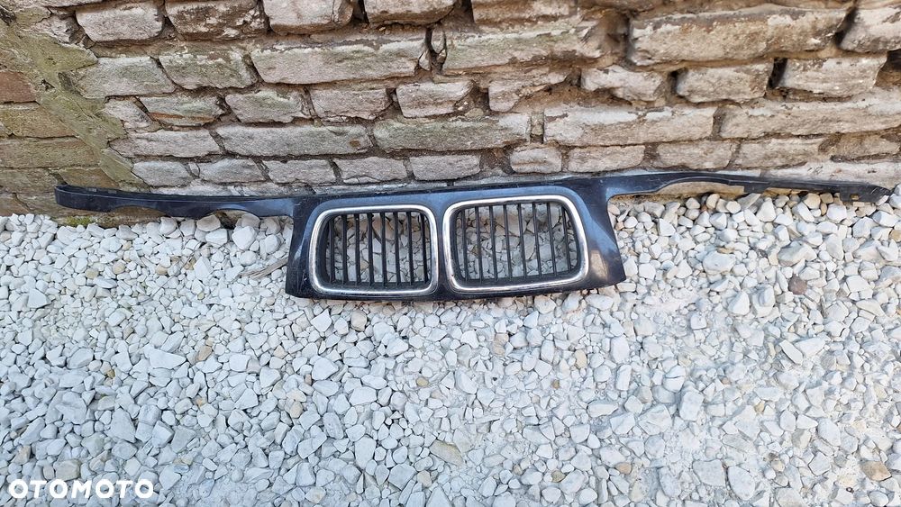 GRILL BMW E34 - 4
