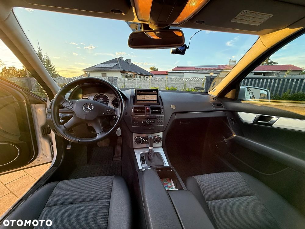 Mercedes-Benz Klasa C 220 T CDI DPF Automatik Avantgarde - 10