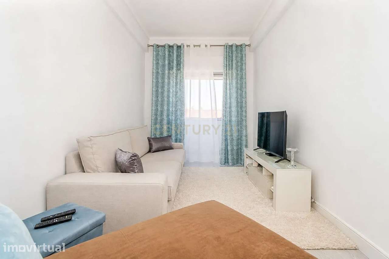 Apartamento T2 semi-renovado com 2 marquises e muita luminosidade no B - Grande imagem: 4/28