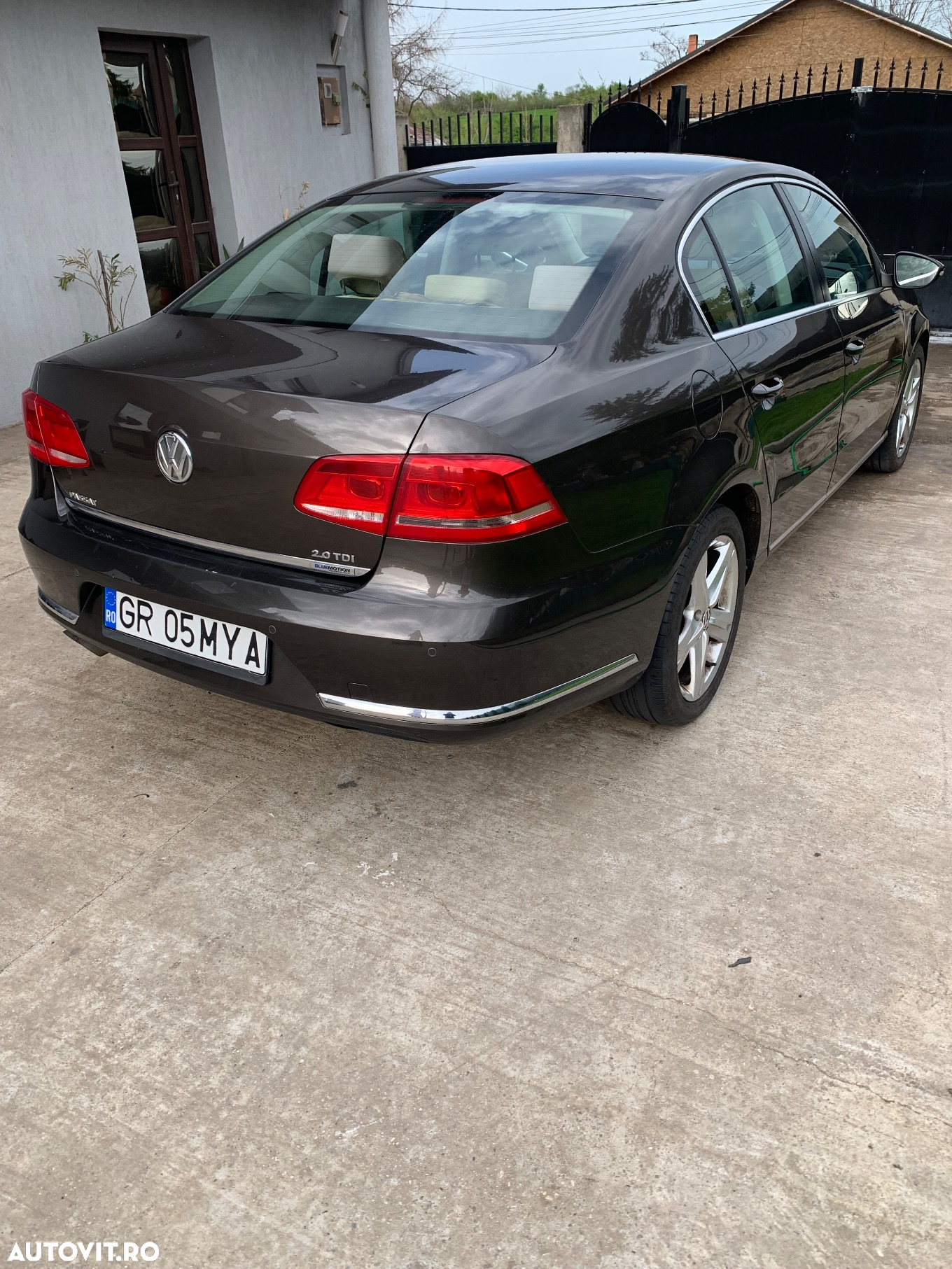 Volkswagen Passat Variant 2.0 TDI DSG BlueMotion Technology Highline - 3