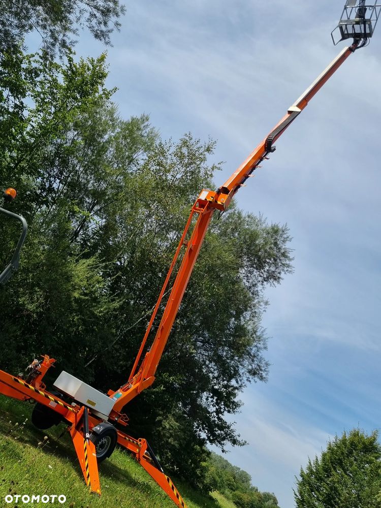 Nifty 170 HAC Zwyżka koszowa 17 metrów Podnośnik. jak Nowa z salonu 2015rok. PRĄD 230v. 4 sekcje sterowania na dole Nowy model! Z komuny Norweskiej. Używana była 1 raz do roku. Serwisowana w DEKRA do końca OKAZJA. Zwyżka Obrotowa. Poziomowanie kosza. Pełna Hydraulika. Ani deka luzów i wycieków. Zadbany sprzęt. Posiadam 2 identyczne sztuki. Druga z 2020 roku! - 9
