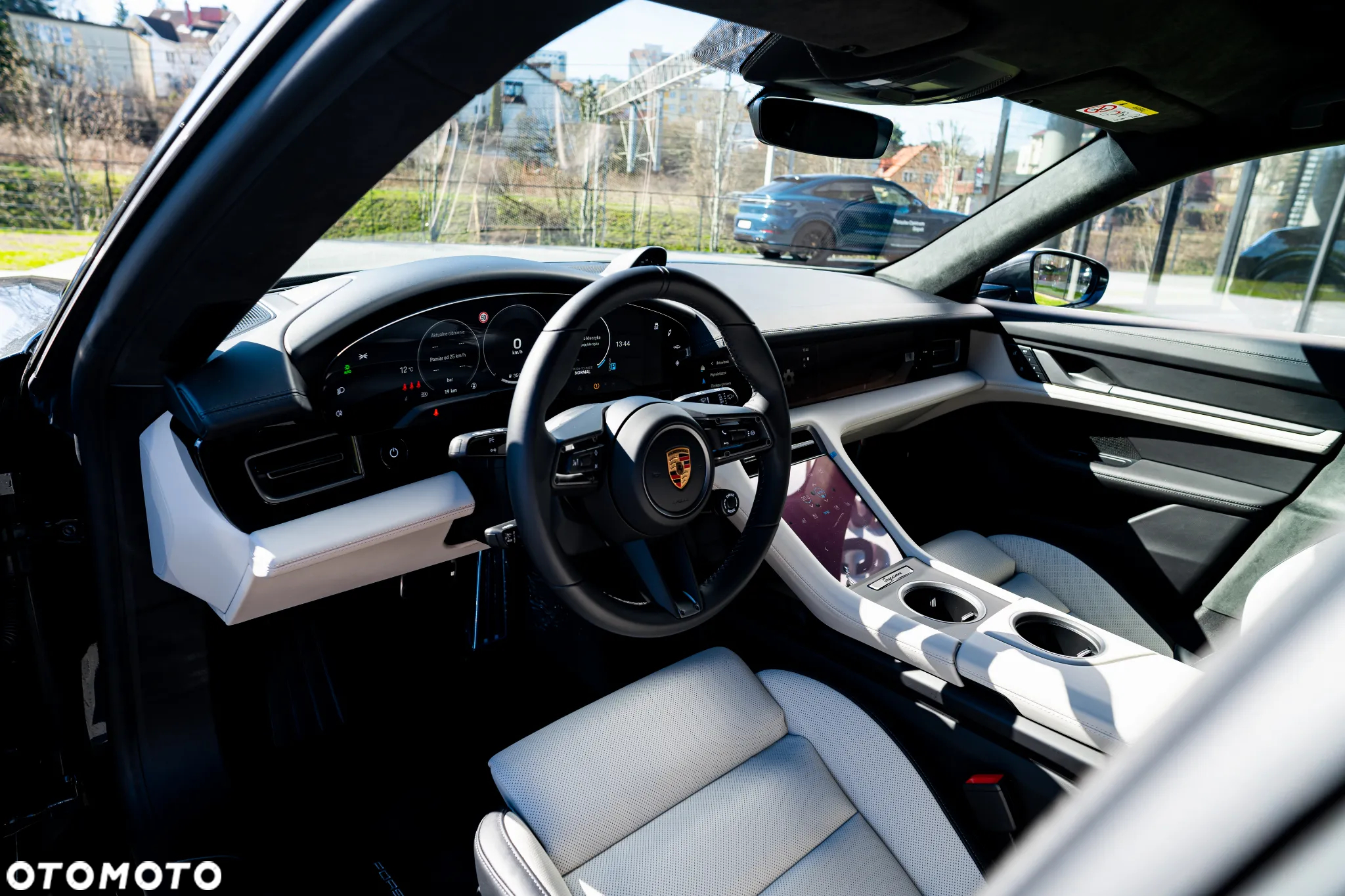Porsche Taycan - 13