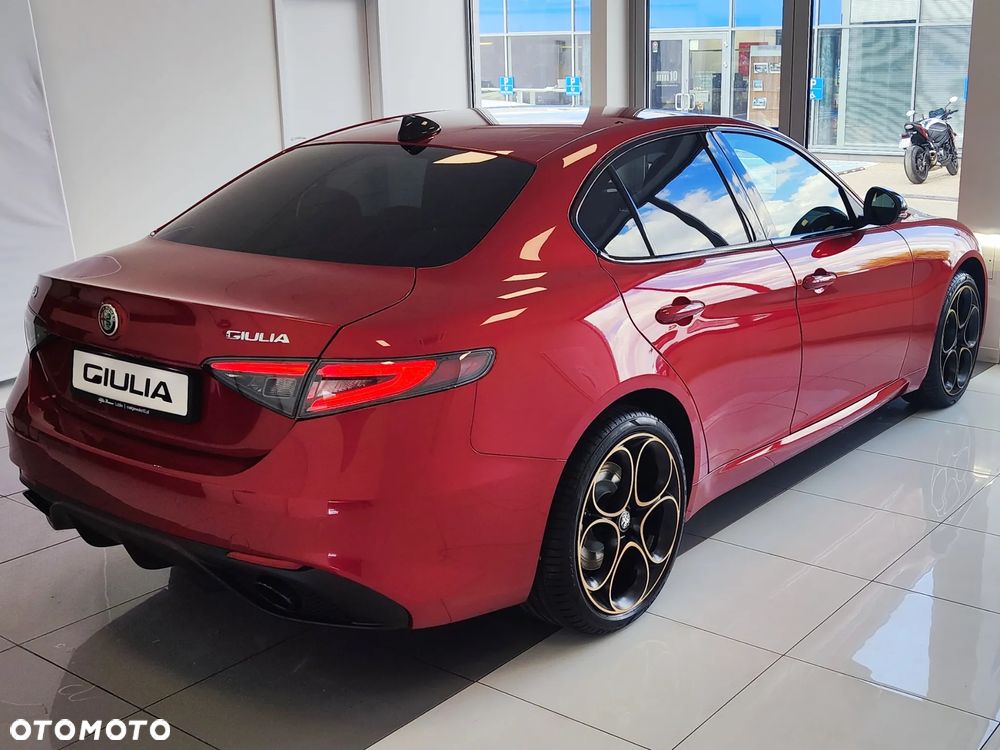 Alfa Romeo Giulia 2.0 Turbo Intensa Q4 - 8