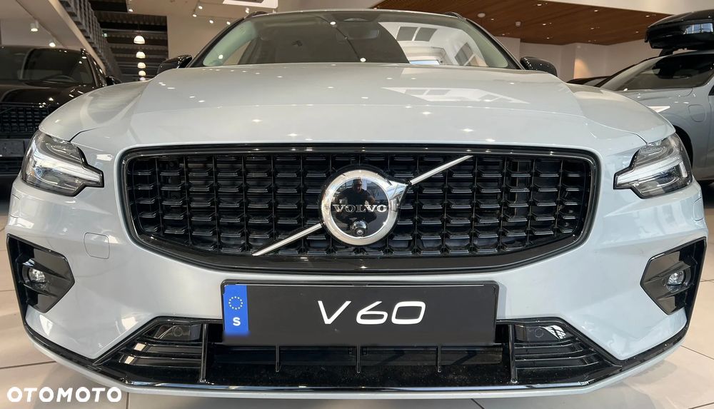 Volvo V60 B4 B DKG Plus Dark - 11