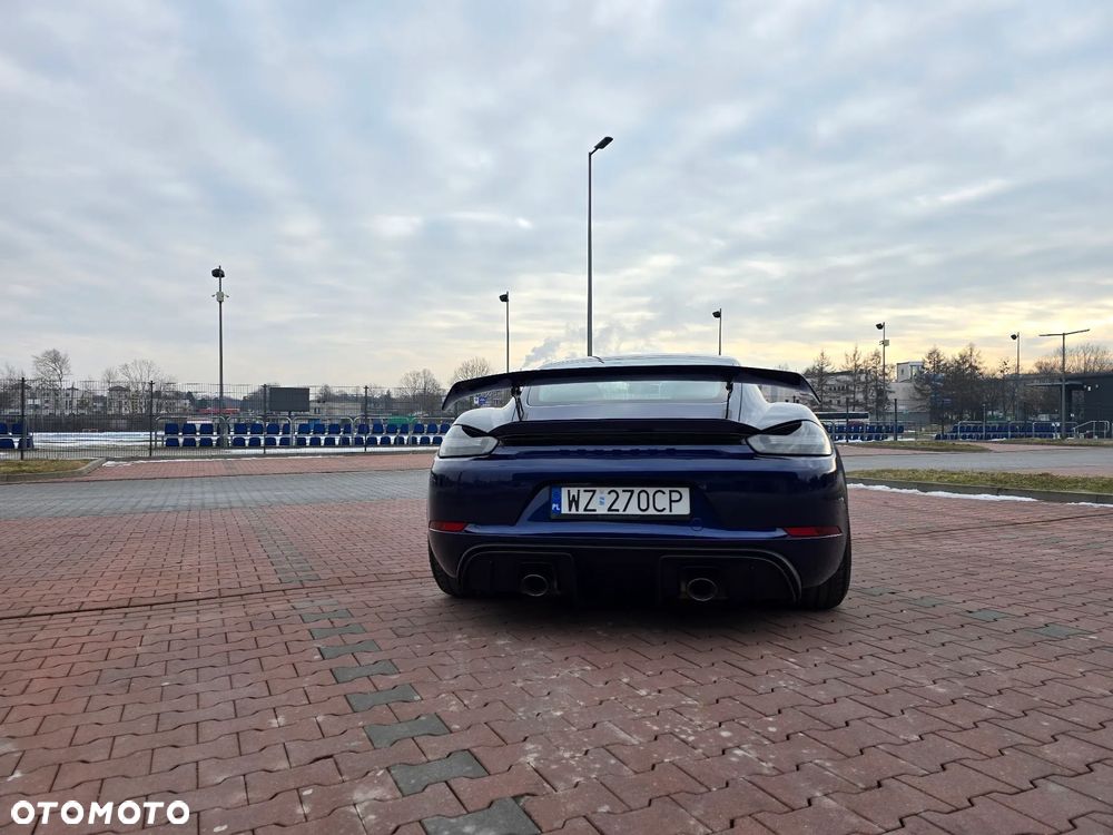 Porsche 718 Cayman - 11