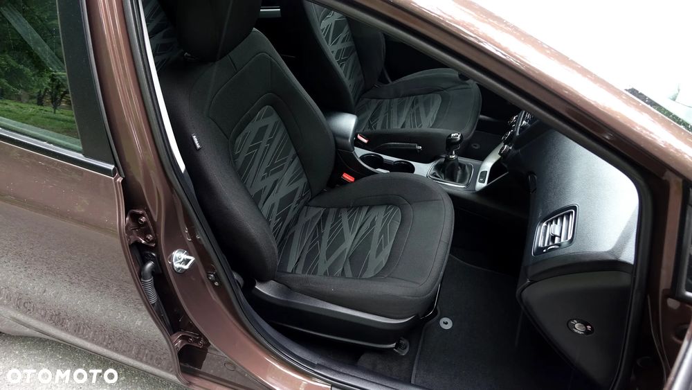 Kia Ceed - 13