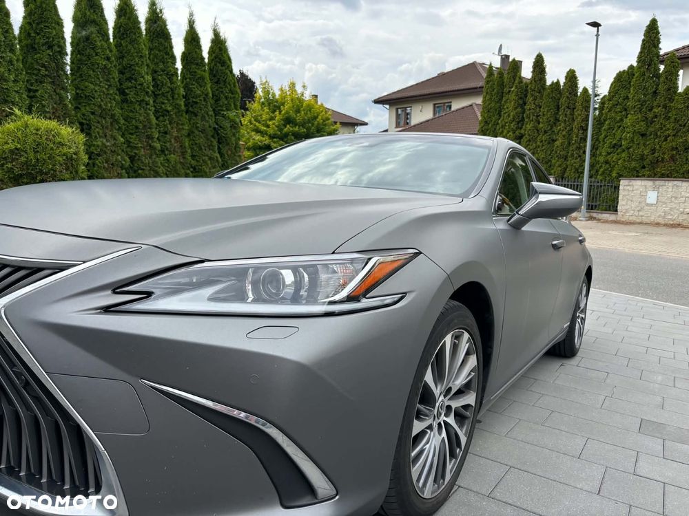 Lexus ES 300h Business Edition - 3