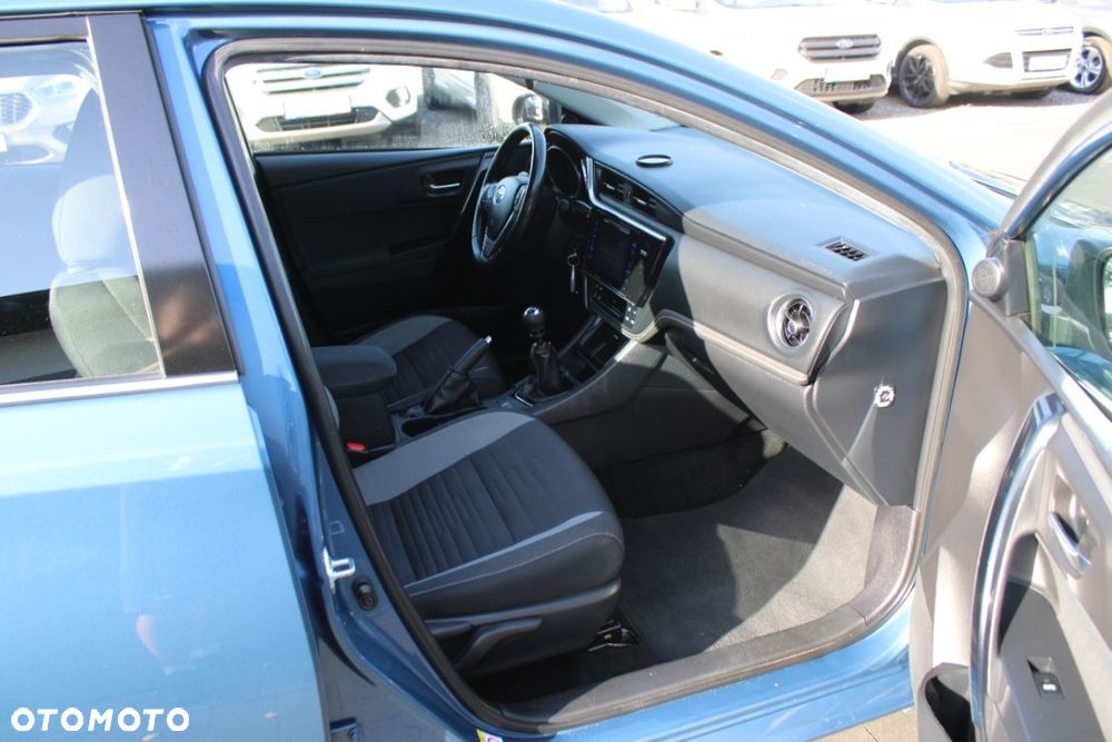 Toyota Auris - 22