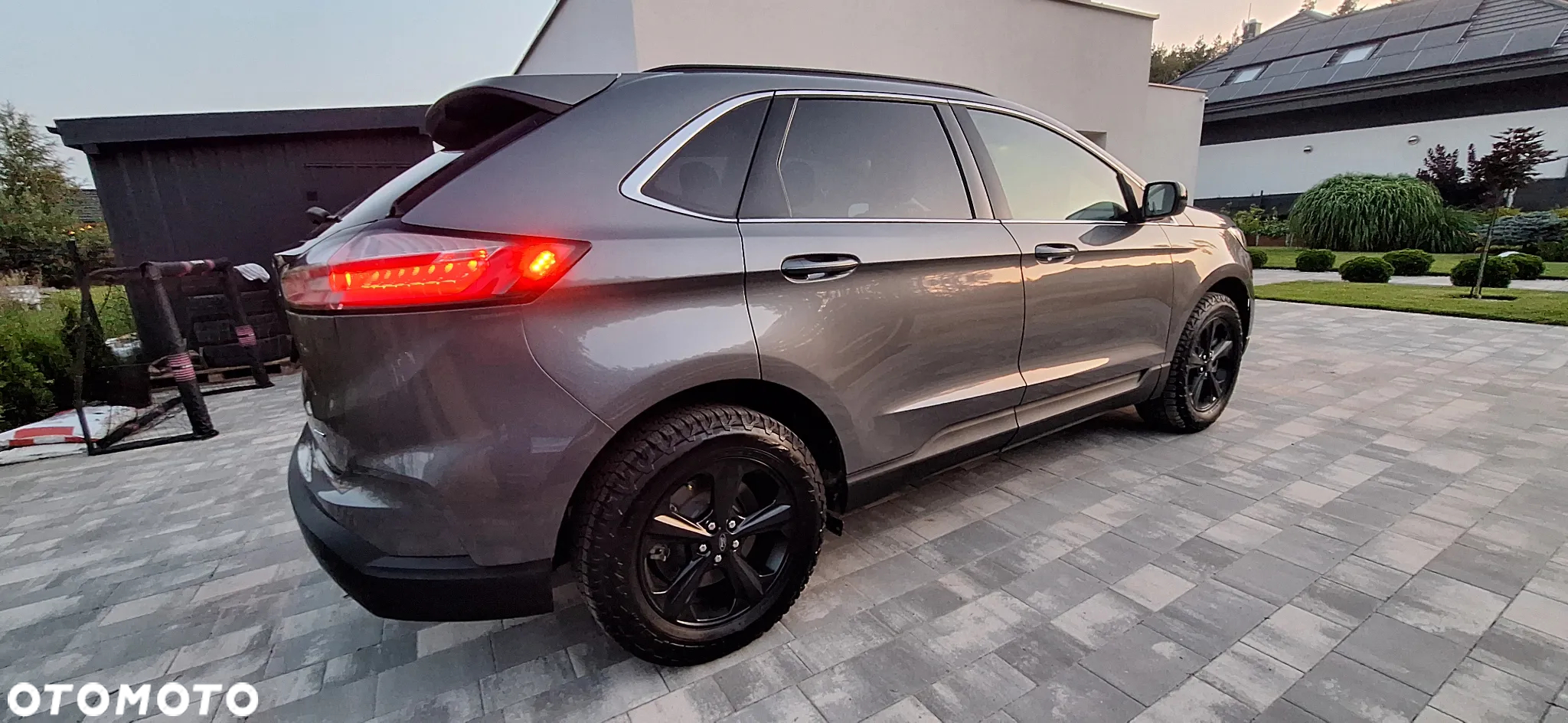 Ford Edge - 8