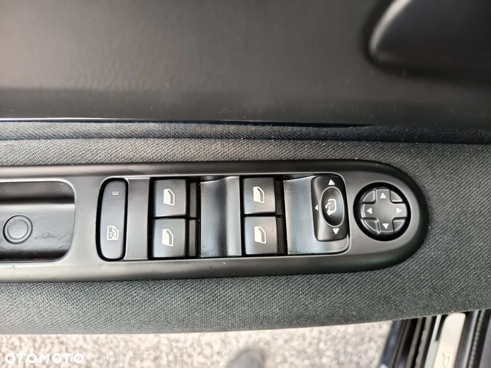 Peugeot 5008 BlueHDI 120 EAT6 Stop & Start Allure - 29
