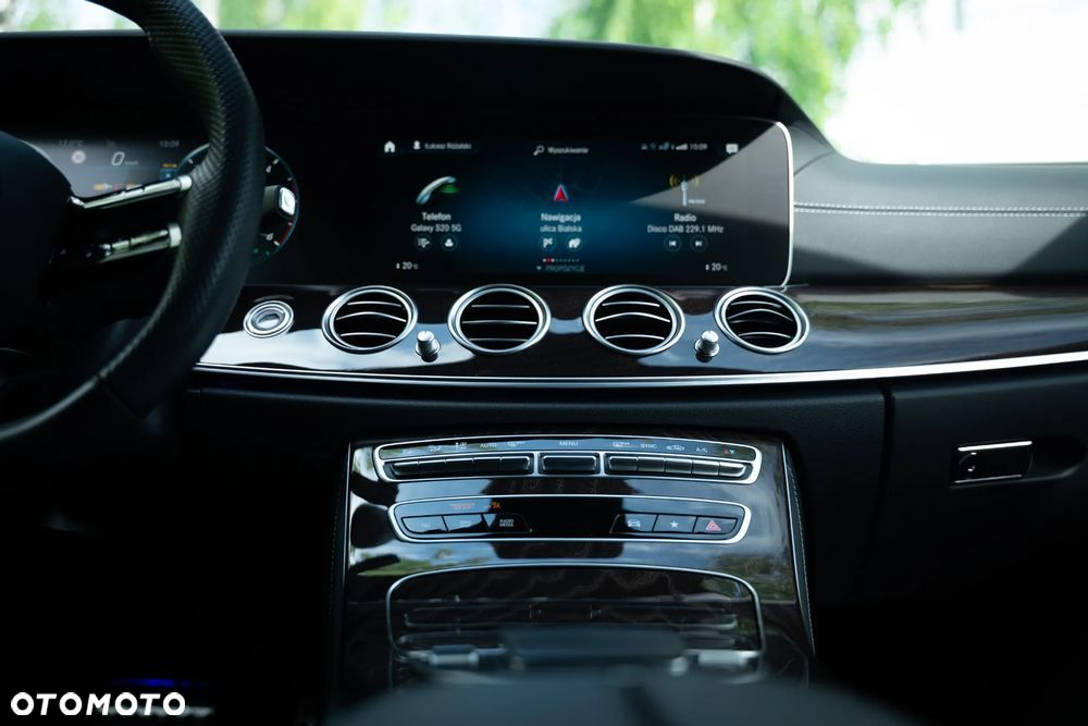 Mercedes-Benz Klasa E 220 d 4-Matic Business Edition - 24
