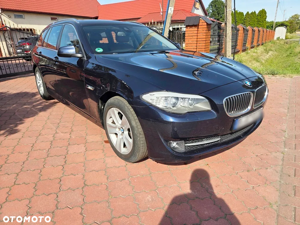 BMW Seria 5 525d xDrive Touring - 6