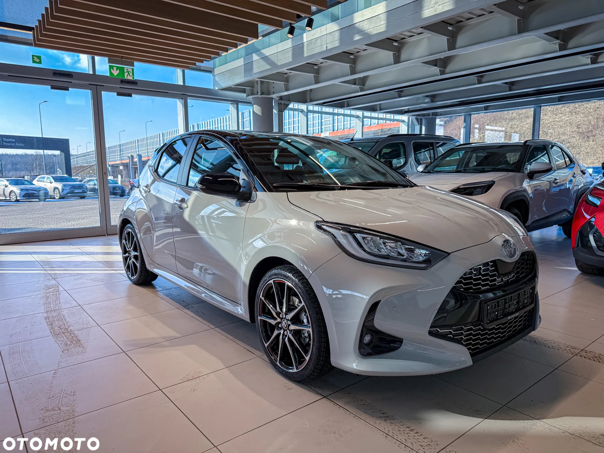 Toyota Yaris Hybrid 1.5 GR Sport - 3