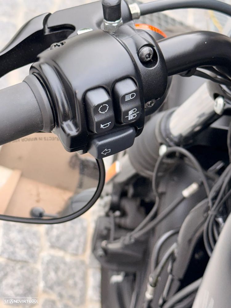 Harley-Davidson XL XL 883N IRON - 13